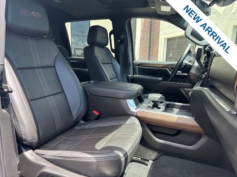 Used 2024 Chevrolet Silverado 2500 High Country w/ Technology Package AWD/4WD image 9