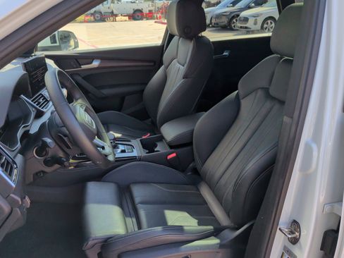 Certified 2024 Audi Q5 e Premium Plus w/ Premium Plus Package image 17