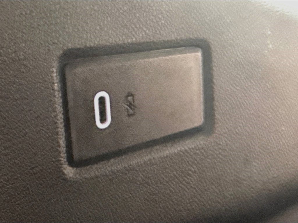 Used 2024 GMC Yukon SLT RWD image 41