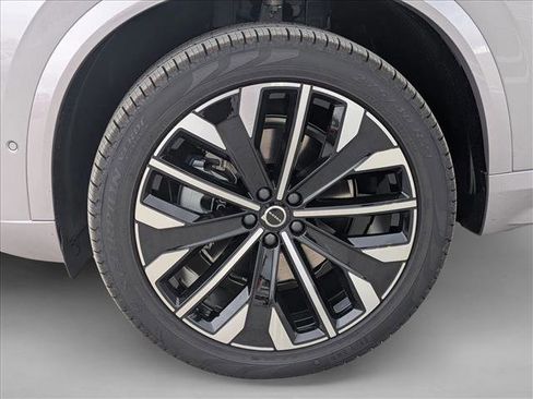 New 2026 Volvo XC90 B6 Ultra w/ Protection Package image 11