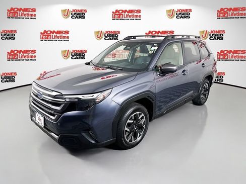 Used 2025 Subaru Forester Premium AWD/4WD image 13