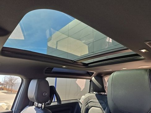 Certified 2024 Land Rover Defender 90 X-Dynamic SE image 16