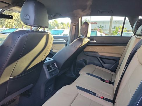 Used 2023 Volkswagen Atlas Cross Sport SE image 8