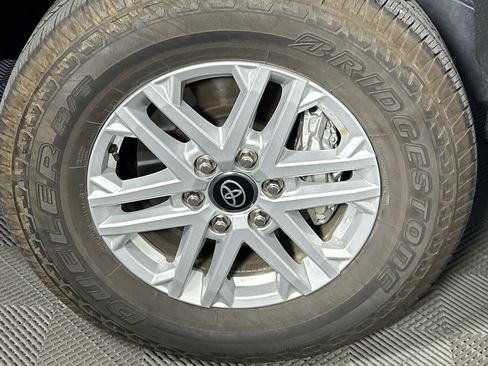 Used 2025 Toyota Tundra SR5 w/ SR5 Convenience Package AWD/4WD image 9