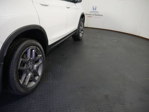 Used 2023 Honda Passport EX-L image 4