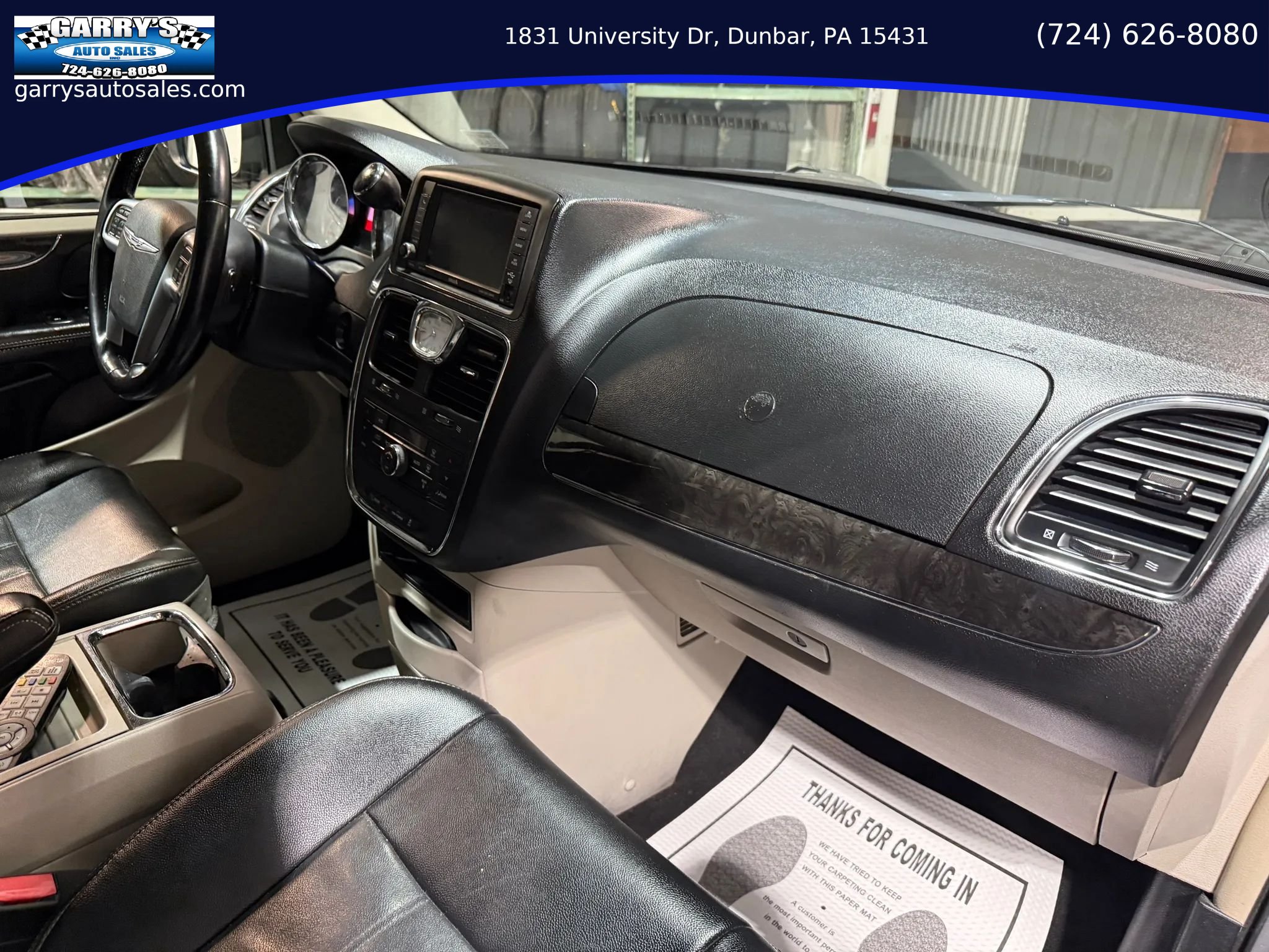 Used 2014 Chrysler Town & Country Touring FWD image 28