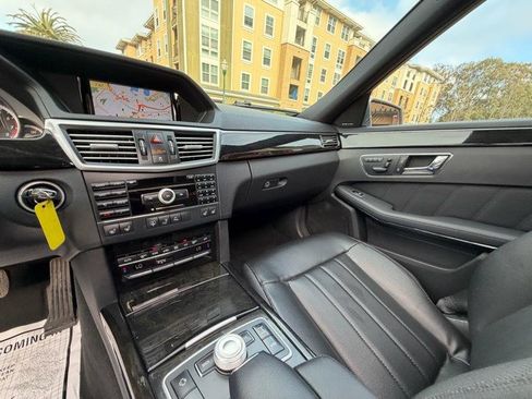 Used 2010 Mercedes-Benz E 550 Sedan image 62