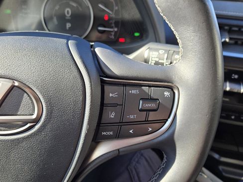 Used 2022 Lexus UX 250h w/ Premium Package image 29