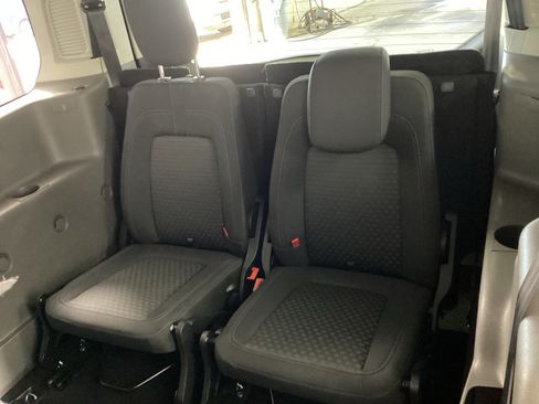 Used 2021 Ford Transit Connect XLT FWD image 13