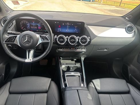 Used 2025 Mercedes-Benz GLA 250 image 10