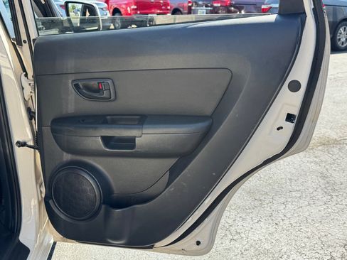 Used 2013 Kia Soul FWD image 17