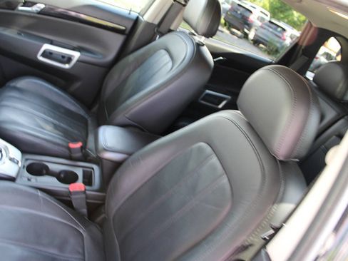 Used 2014 Chevrolet Captiva Sport LTZ FWD image 18