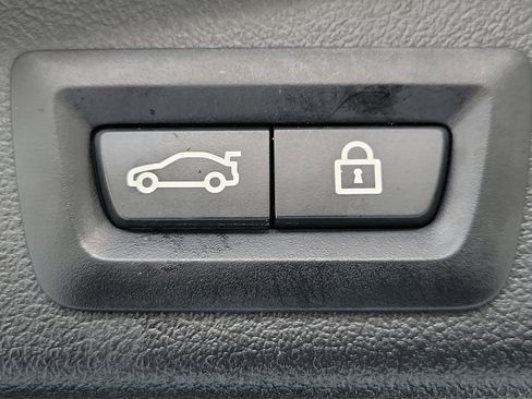 Used 2022 BMW X5 sDrive40i w/ M Sport Package image 6