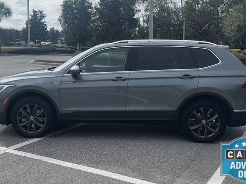 Certified 2022 Volkswagen Tiguan SE image 5