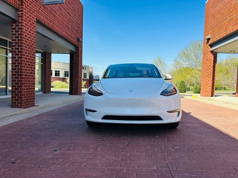 Used 2020 Tesla Model Y Long Range AWD/4WD image 2