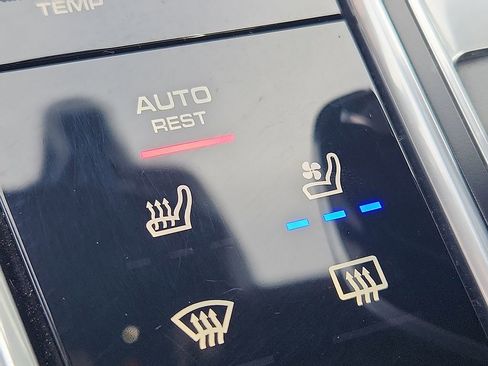 Used 2019 Porsche Panamera 4 image 23