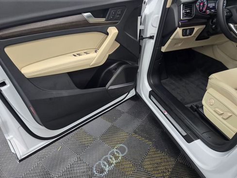 Certified 2025 Audi Q5 2.0T Premium Plus image 36