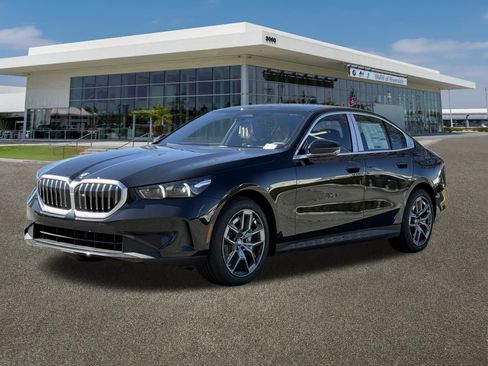 New 2026 BMW 530i w/ Convenience Package RWD image 3