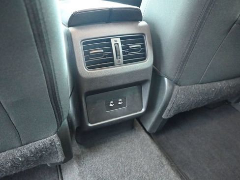 Used 2024 Nissan Rogue SV AWD/4WD image 16