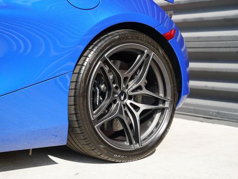 Used 2022 McLaren 720S Luxury image 9