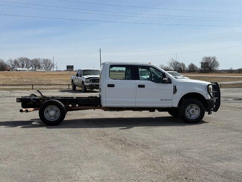 Used 2019 Ford F350 XL w/ Power Equipment Group image 4