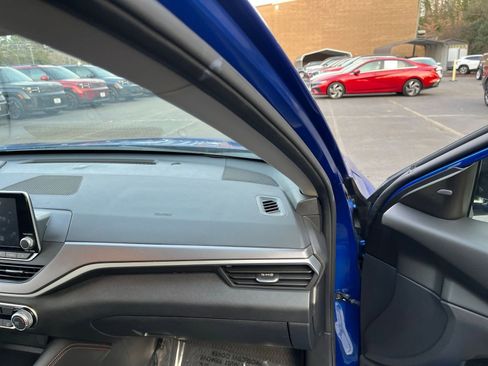 Used 2025 Nissan Altima 2.5 SR image 34