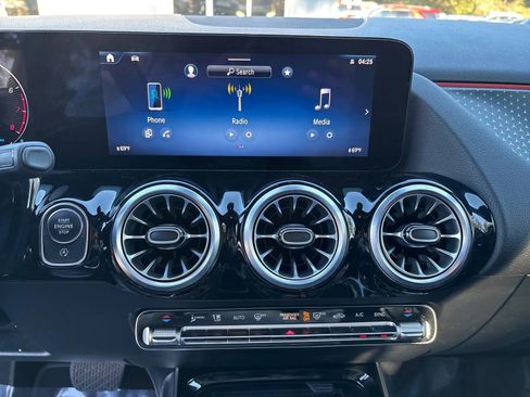 Used 2025 Mercedes-Benz GLA 250 image 19