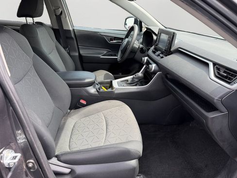 Used 2021 Toyota RAV4 XLE FWD image 11