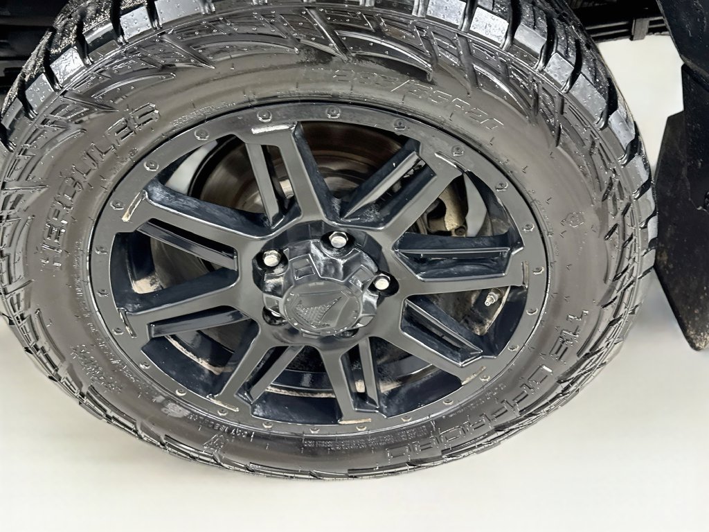 Used 2018 Toyota Tundra SR5 w/ SR5 Upgrade Package AWD/4WD image 34