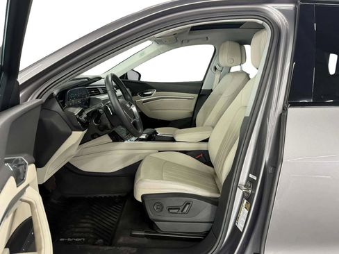 Used 2022 Audi e-tron Premium Plus image 11