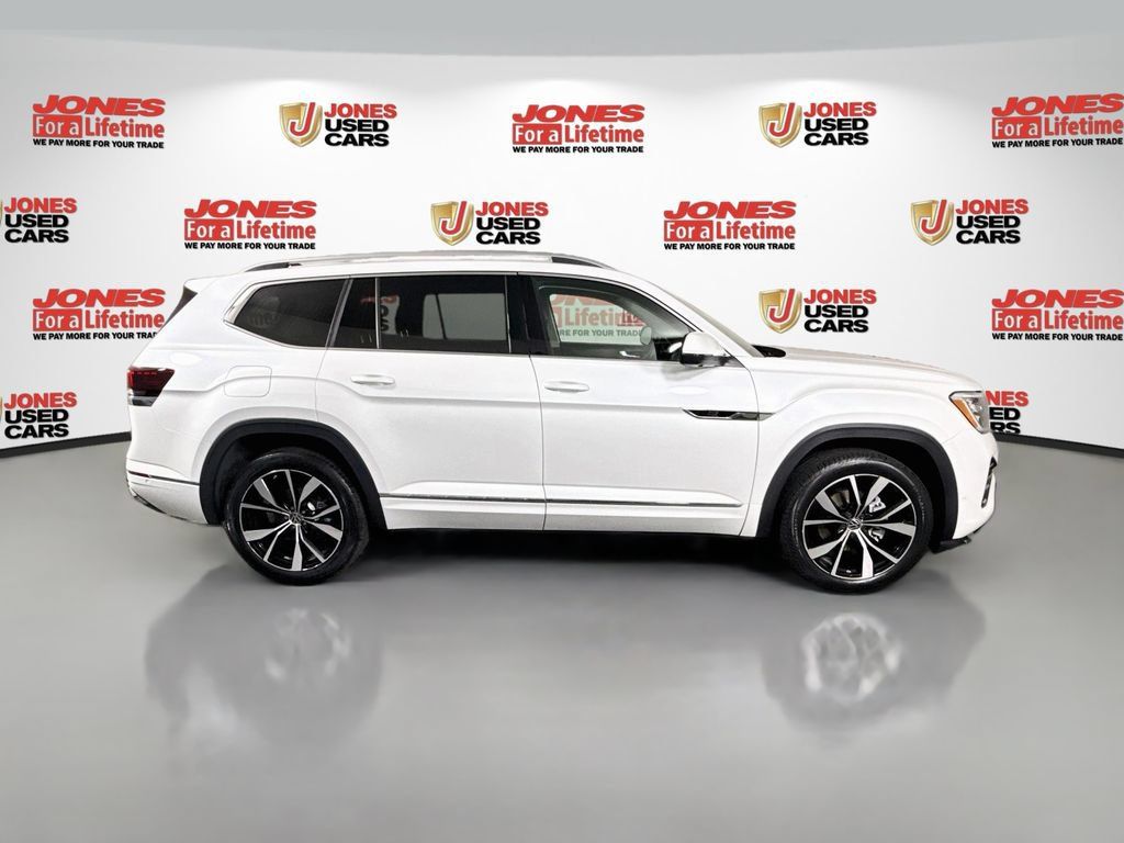 Used 2024 Volkswagen Atlas SEL Premium R-Line AWD/4WD image 16