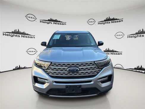 Used 2023 Ford Explorer Limited image 2