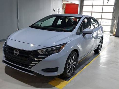 Used 2025 Nissan Versa SV w/ Trunk Package FWD image 17