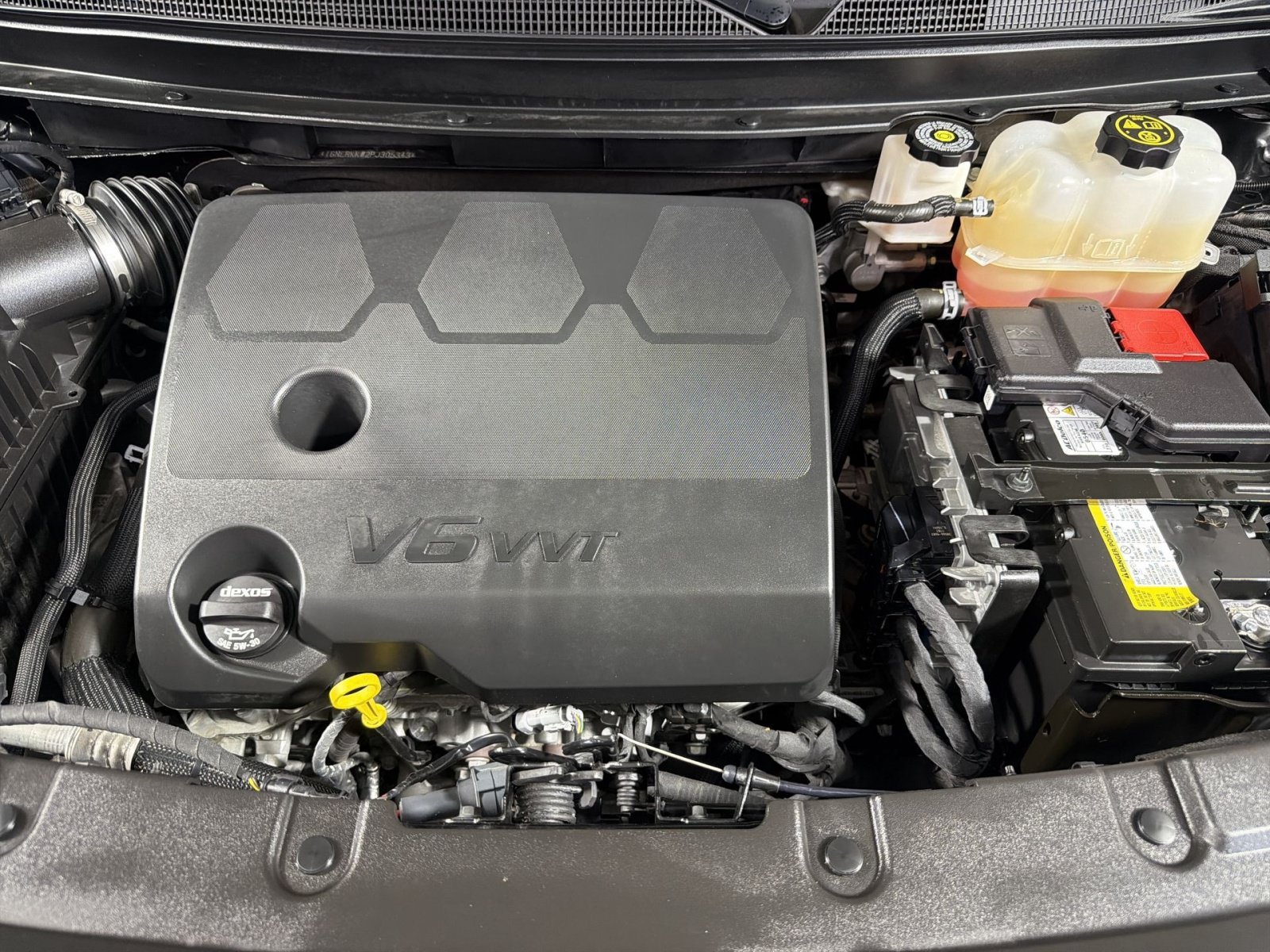 Used 2023 Chevrolet Traverse Premier FWD image 29