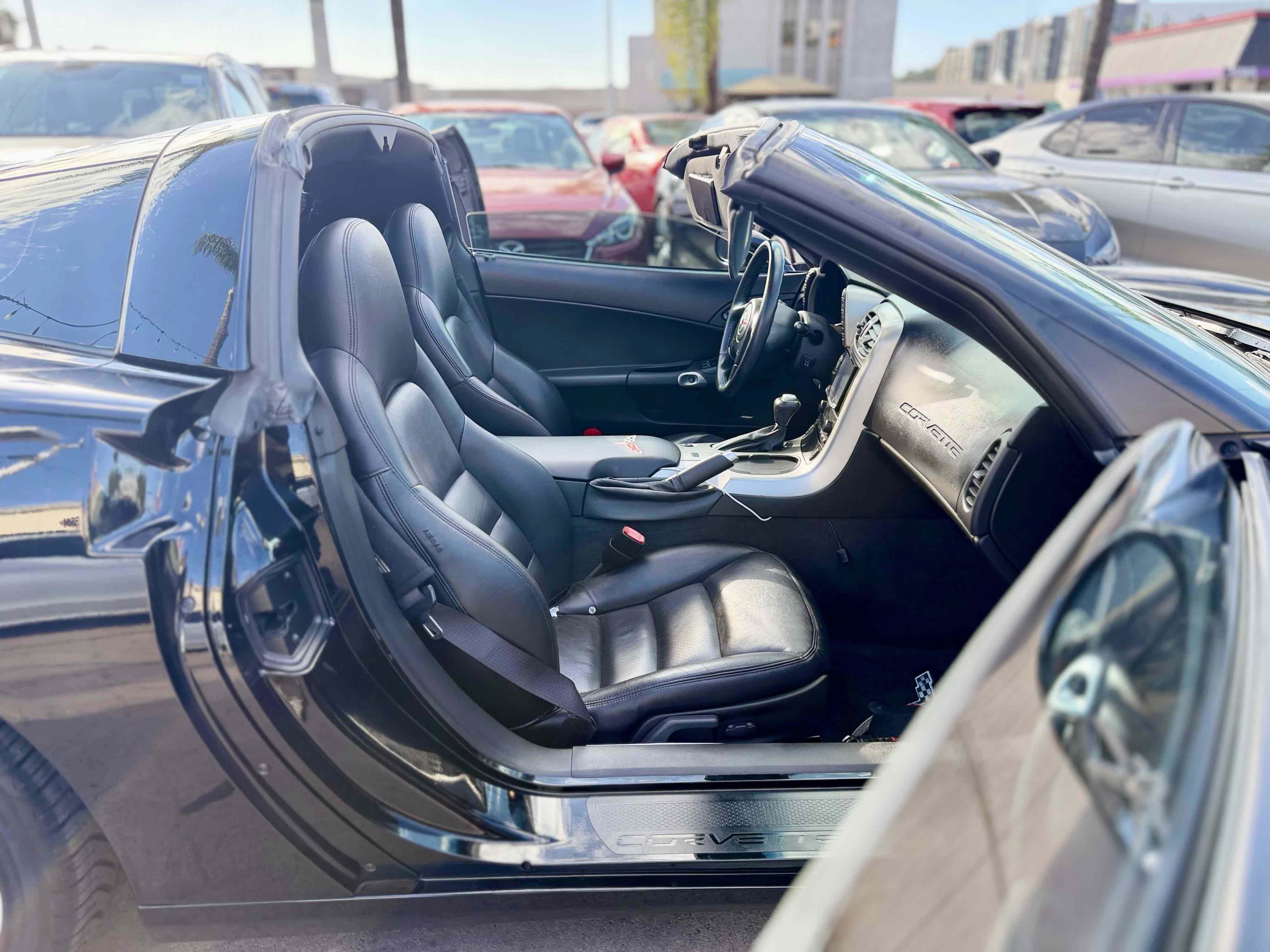 Used 2005 Chevrolet Corvette Coupe w/ Preferred Equipment Group RWD image 24