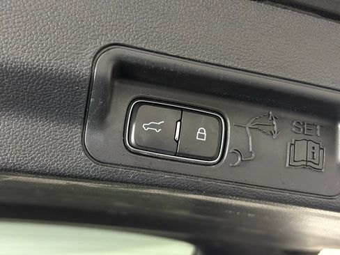 Used 2020 Ford Explorer Limited RWD image 40
