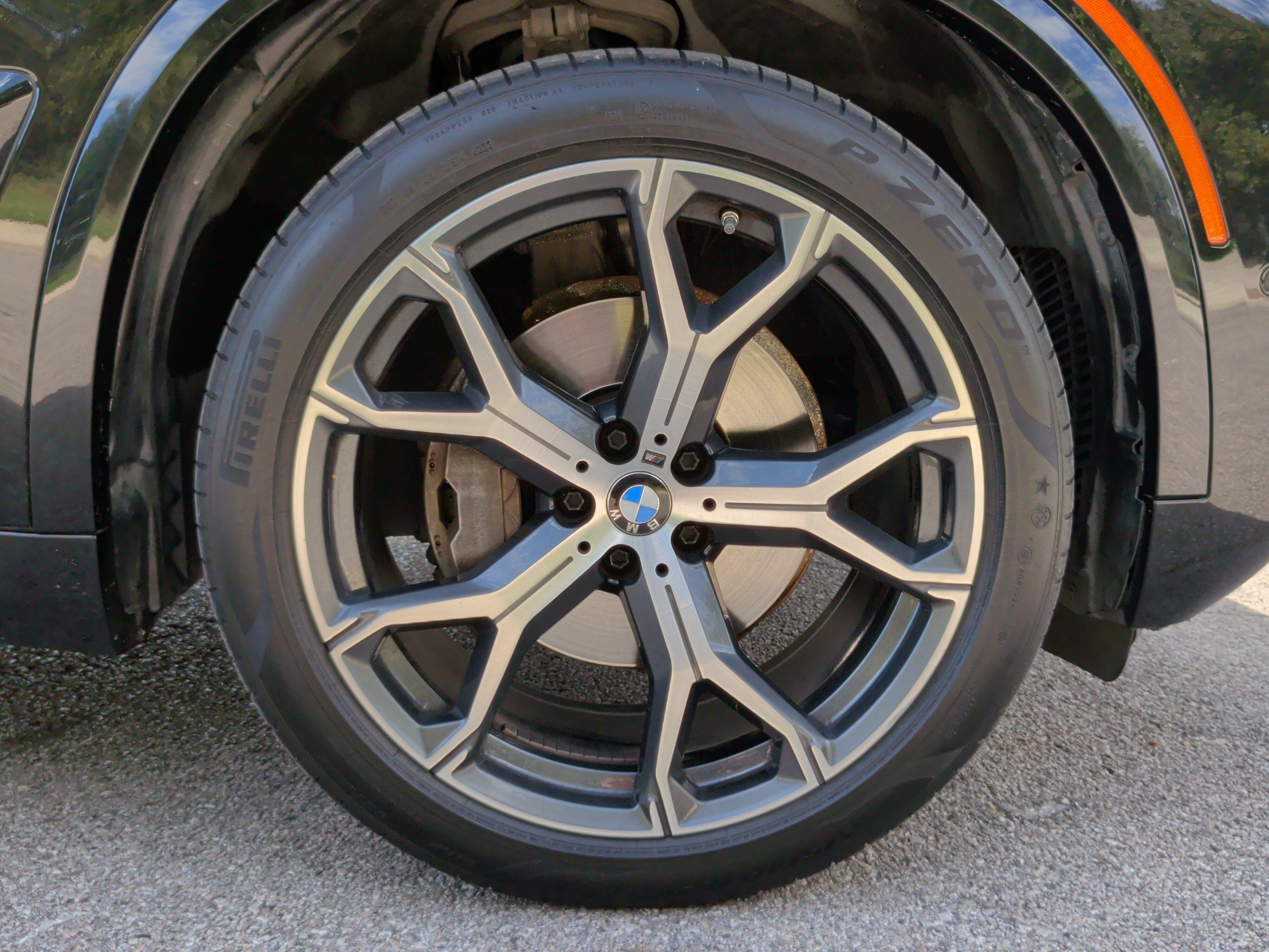 Used 2024 BMW X5 xDrive40i w/ M Sport Package AWD/4WD image 14