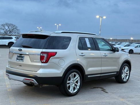 Used 2017 Ford Explorer Limited image 5