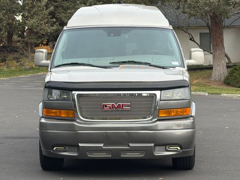 Used 2020 GMC Savana 2500 Extended w/ Enhanced Convenience Package image 9