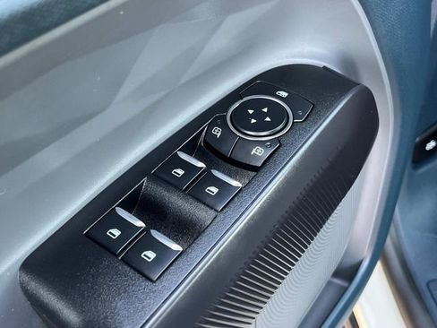 Used 2025 Ford Maverick XL w/ Equipment Group 102A image 27