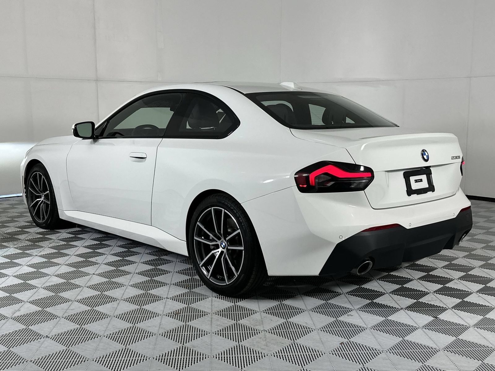 Used 2026 BMW 230i Coupe RWD image 6