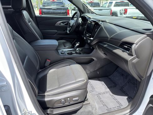 Used 2022 Chevrolet Traverse Premier w/ Redline Edition image 11