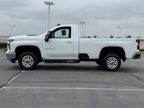 Used 2022 Chevrolet Silverado 2500 LT w/ Convenience Package image 4