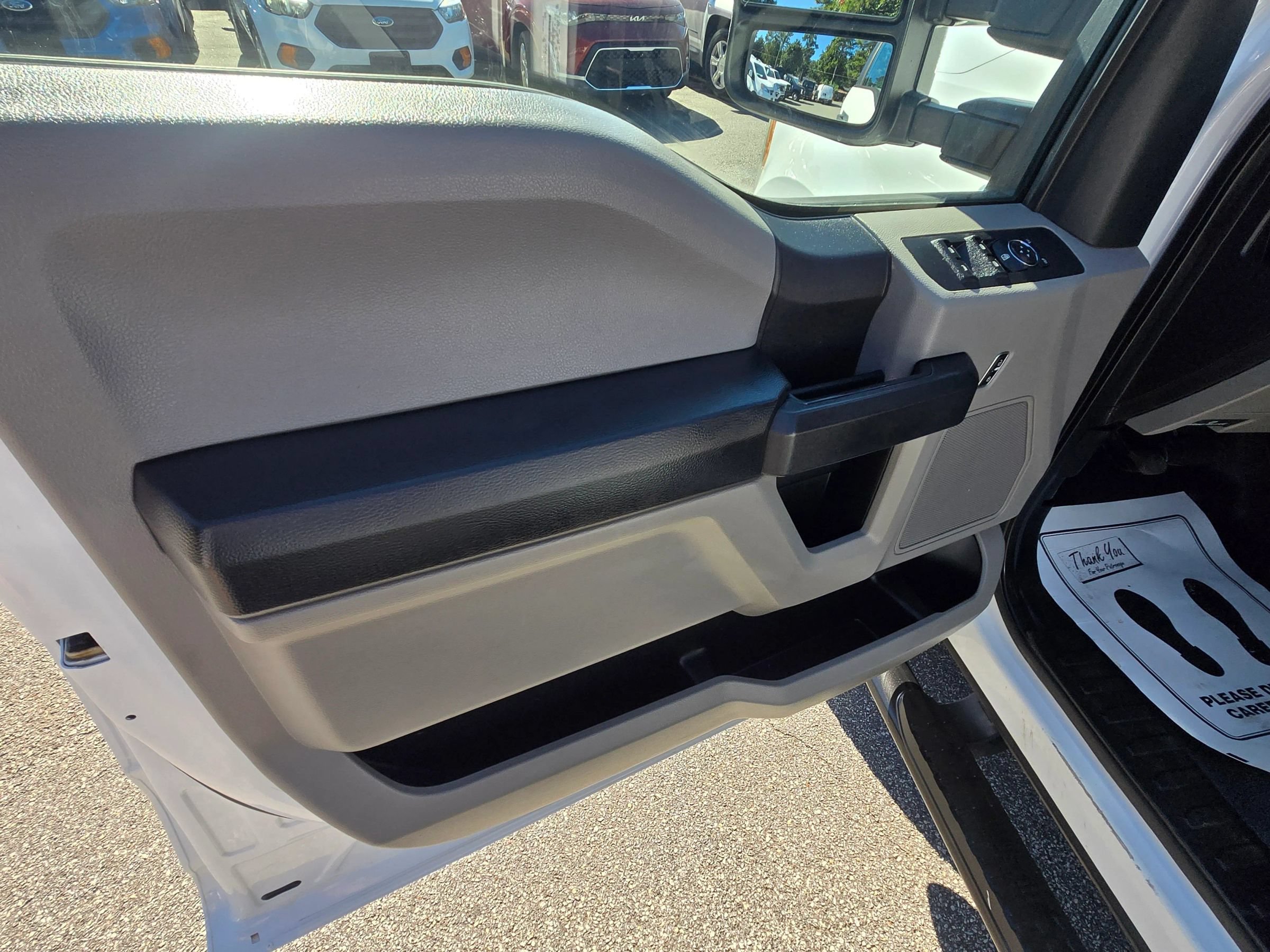 Used 2017 Ford F250 XL w/ Power Equipment Group AWD/4WD image 18