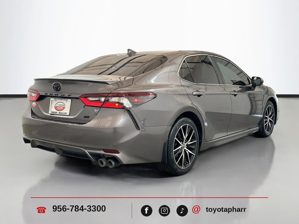 Used 2023 Toyota Camry SE FWD image 4