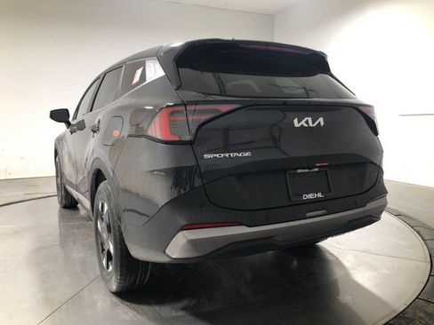 New 2026 Kia Sportage LX FWD image 5