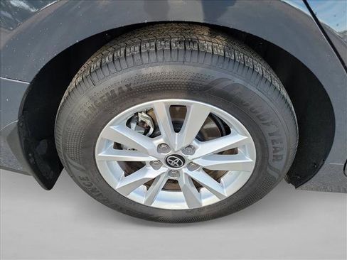 Used 2025 Toyota Camry LE w/ Convenience Package image 11