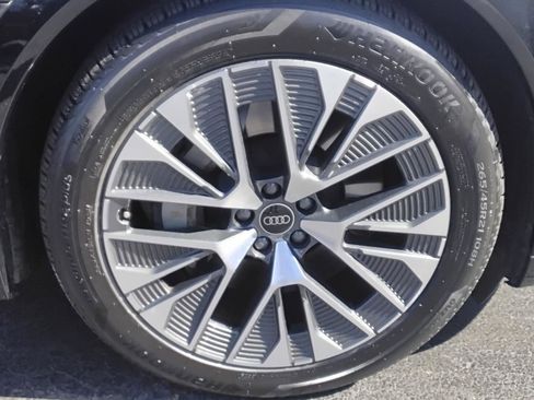 Certified 2024 Audi Q8 e-tron Premium Plus image 14