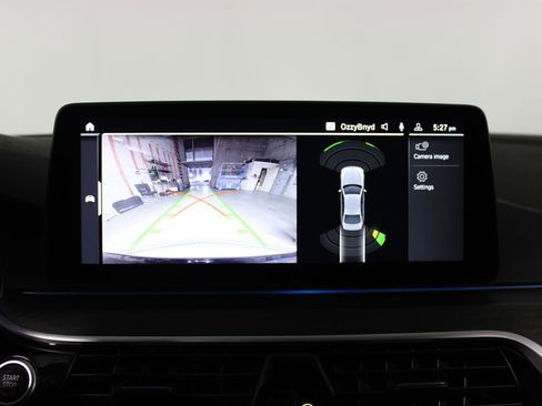 Used 2023 BMW 530e w/ M Sport Package image 17