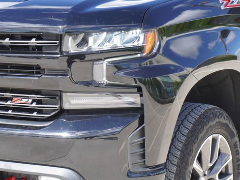 Used 2020 Chevrolet Silverado 1500 LT Trail Boss image 2